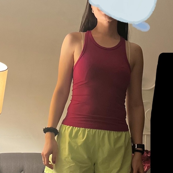 Lululemon work out top - Picture 6 of 6